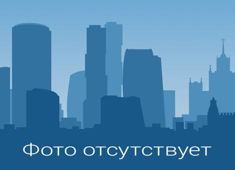 Николаевский: Вид от метро или ближайшей остановки